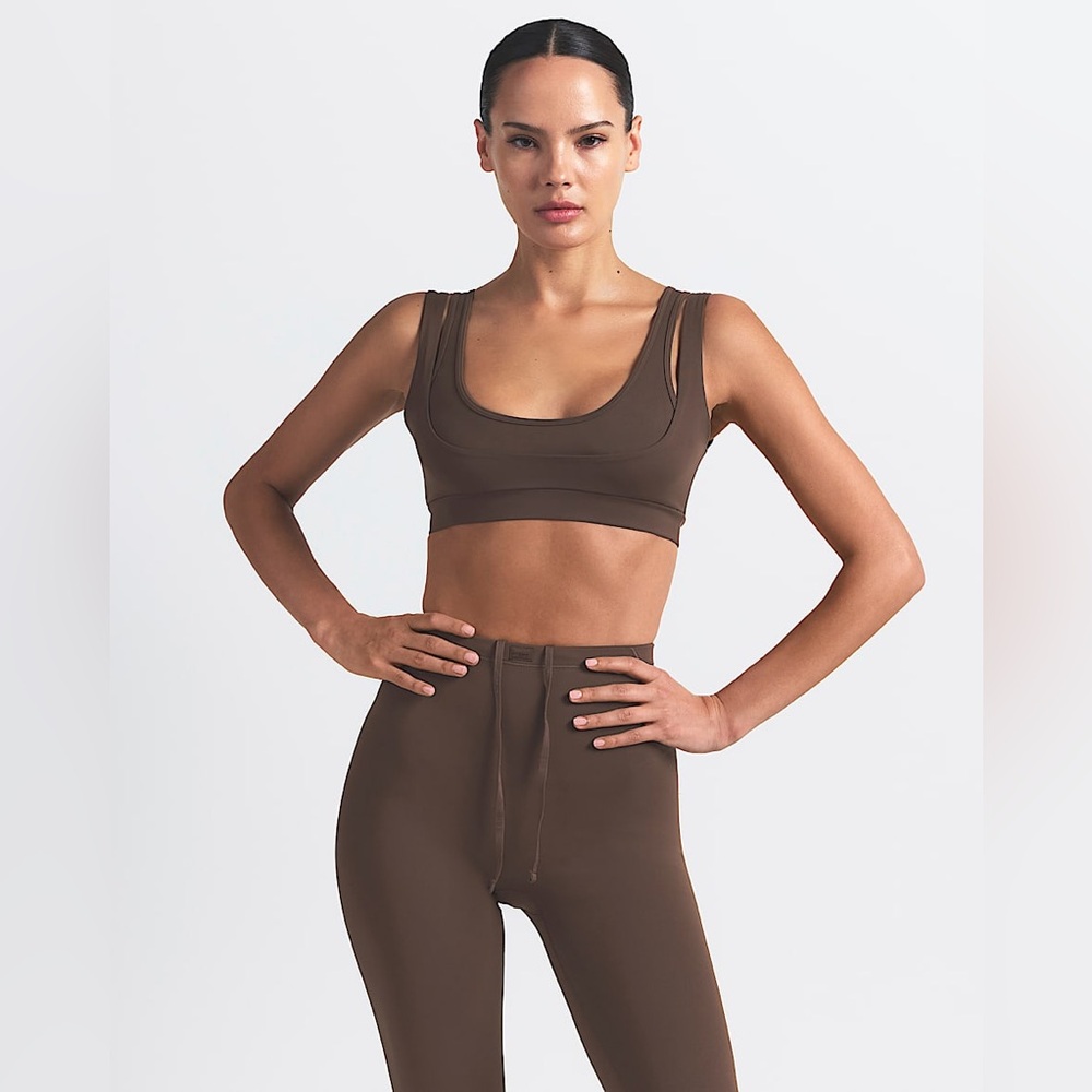 Nike x SKIMS Women’s Matte Double Strap Scoop Bra — Dark Sephia